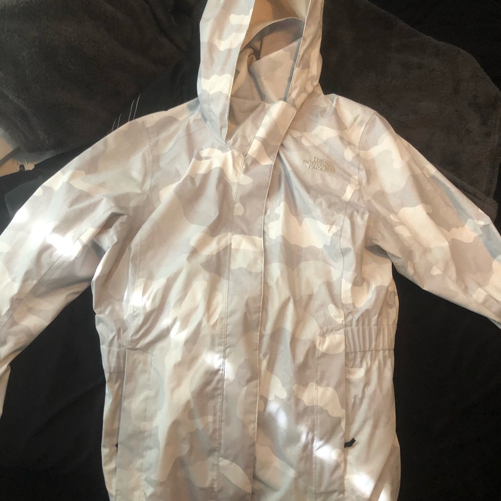 North face wind breaker